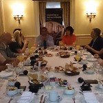 Alex Obaditch y Alejandra Almirón con invitados