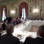 Santos con autoridades de la AHT