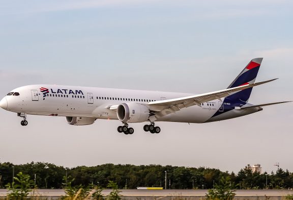LATAM Airlines extiende medidas de apoyo a pasajeros