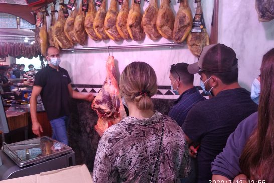 Alumnos de gastronomía de varios países conocen la carne de vaca tudanca autóctona de Cantabria