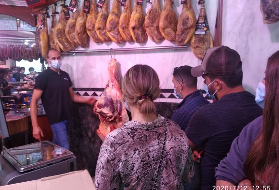 Alumnos de gastronomía de varios países conocen la carne de vaca tudanca autóctona de Cantabria