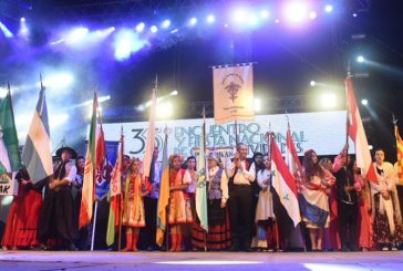 Rosario presentó su tradicional Fiesta de Colectividades en el ciclo 