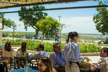 San Nicolás: Vista al río y variedad gastronómica