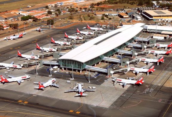 Fuerte campaña en el aeropuerto de Brasilia.