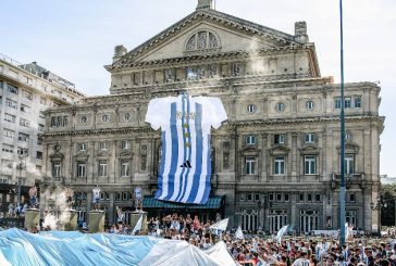 Festejo Mundial con la camiseta más grande del mundo en el Colón