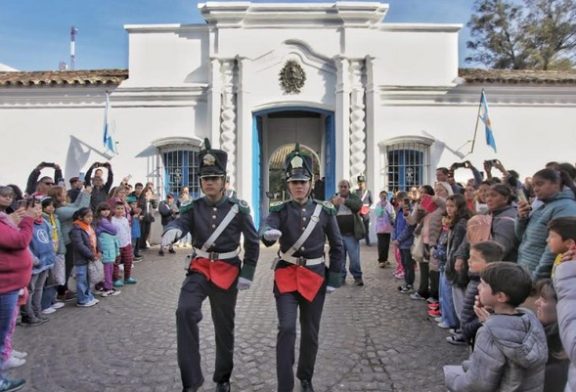 Turistas de todo el país visitan Tucumán