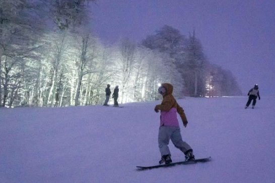 Chapelco esquió de noche con una gran nevada