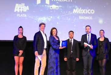 Aruba, la Isla Feliz, fue galardonada con el premio Bitácora de Plata