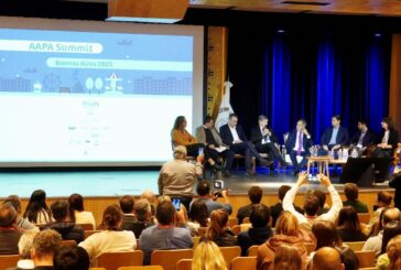 Scioli participó en el primer summit de la industria de parques de diversiones